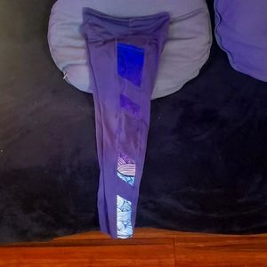 Womans size m leggings with ocean print